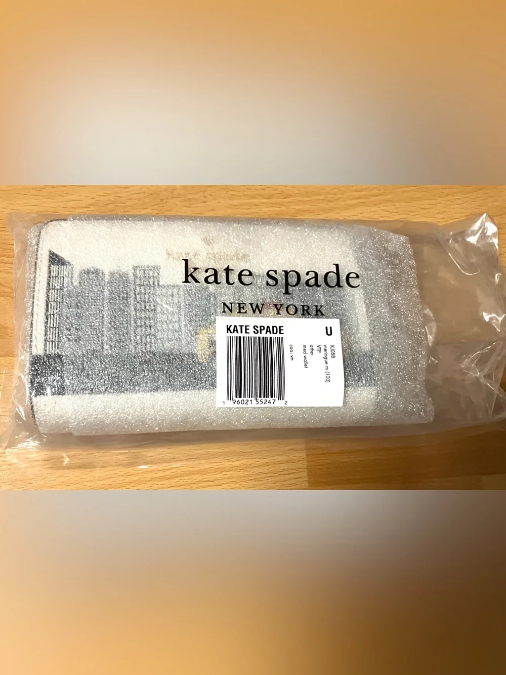 kate spade NYC Big Apple Medium Wallet/Ivory Print